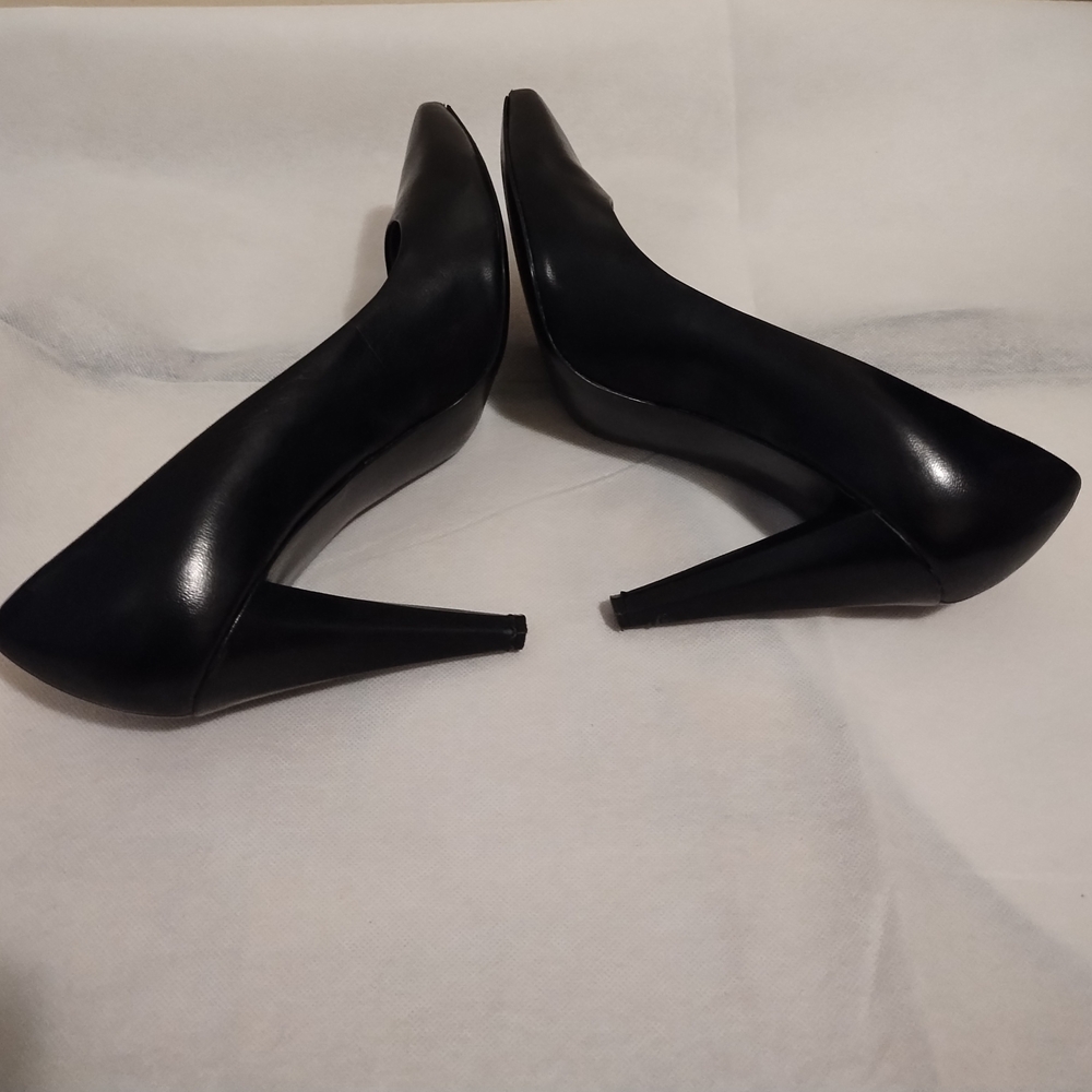 Marc Fisher Black  Leather Heels Size 10